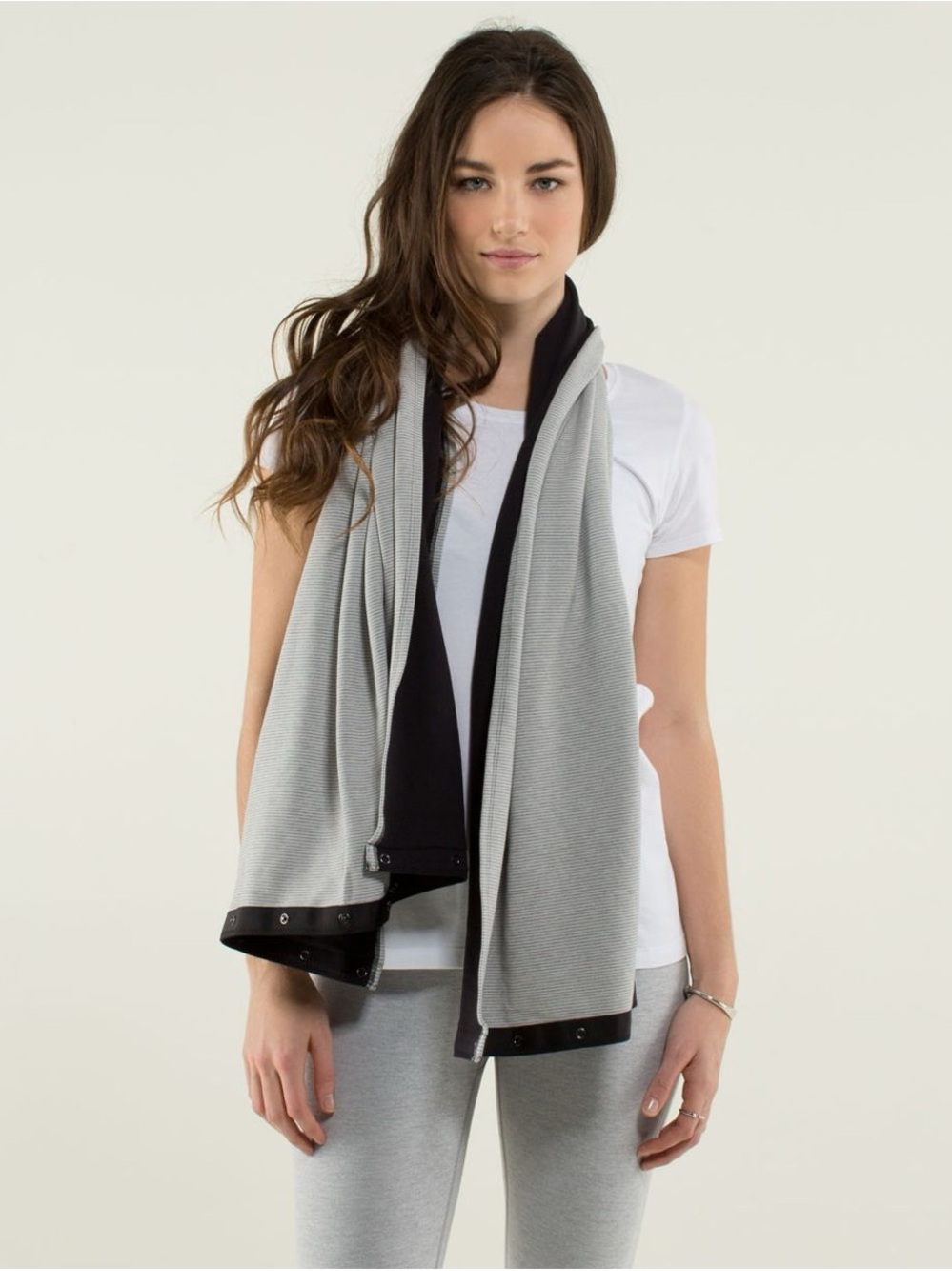 NWOT lululemon athletica Reversible Vinyasa RARE Stripe Gray & Black Wrap Scarf